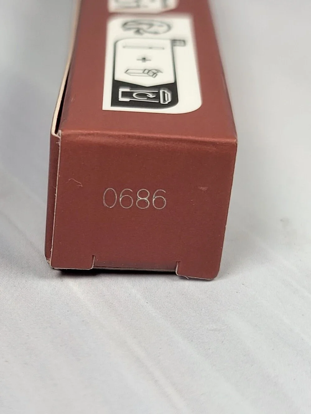 Huda Beauty Lip Contour Stain for 12-Hour Wear BNIB
